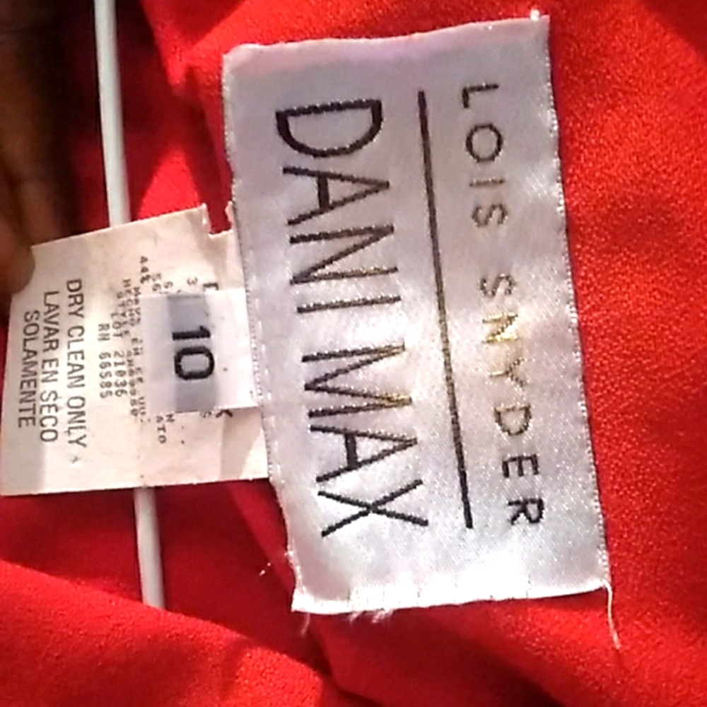 Red long-sleeved Vest